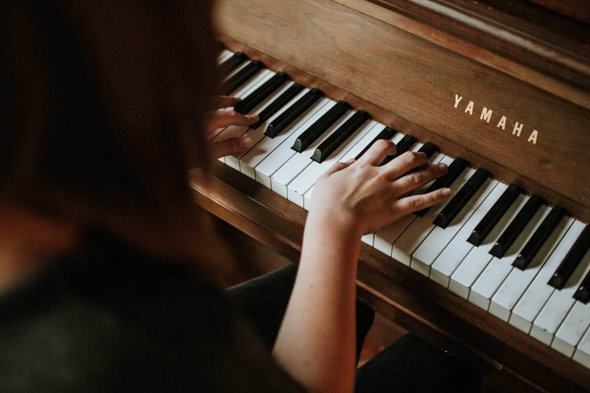 Featured image for What Happens in the First Piano Lesson? A Parent's Guide to What to Expect